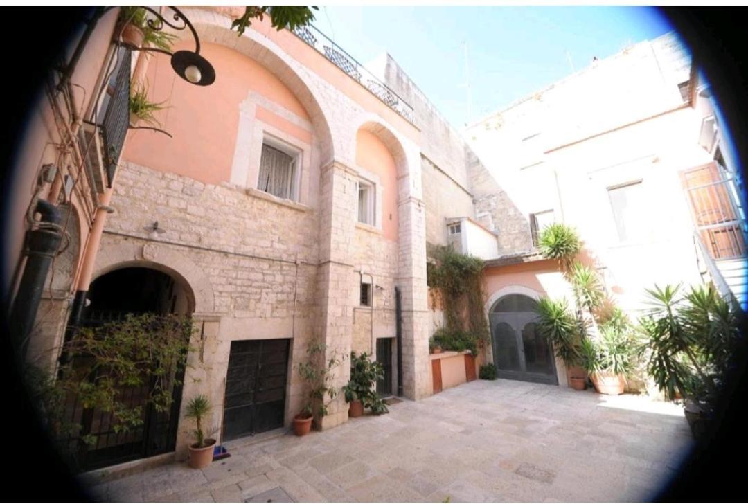 Saint Patrick Guest House Barletta Bagian luar foto