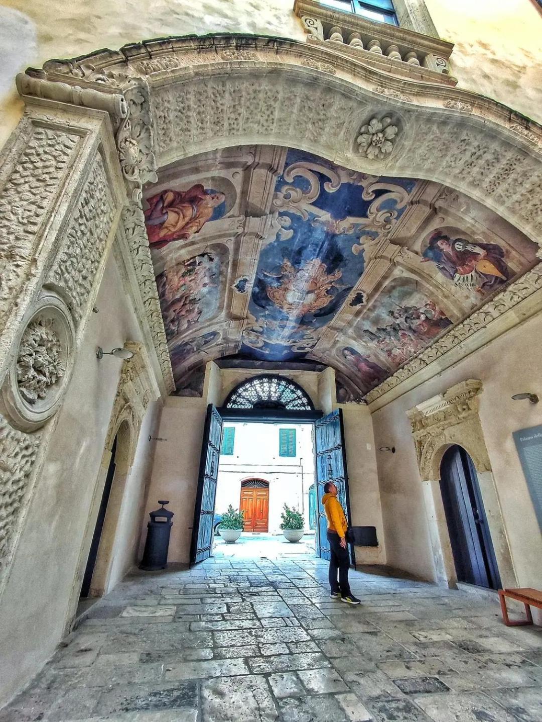 Saint Patrick Guest House Barletta Bagian luar foto