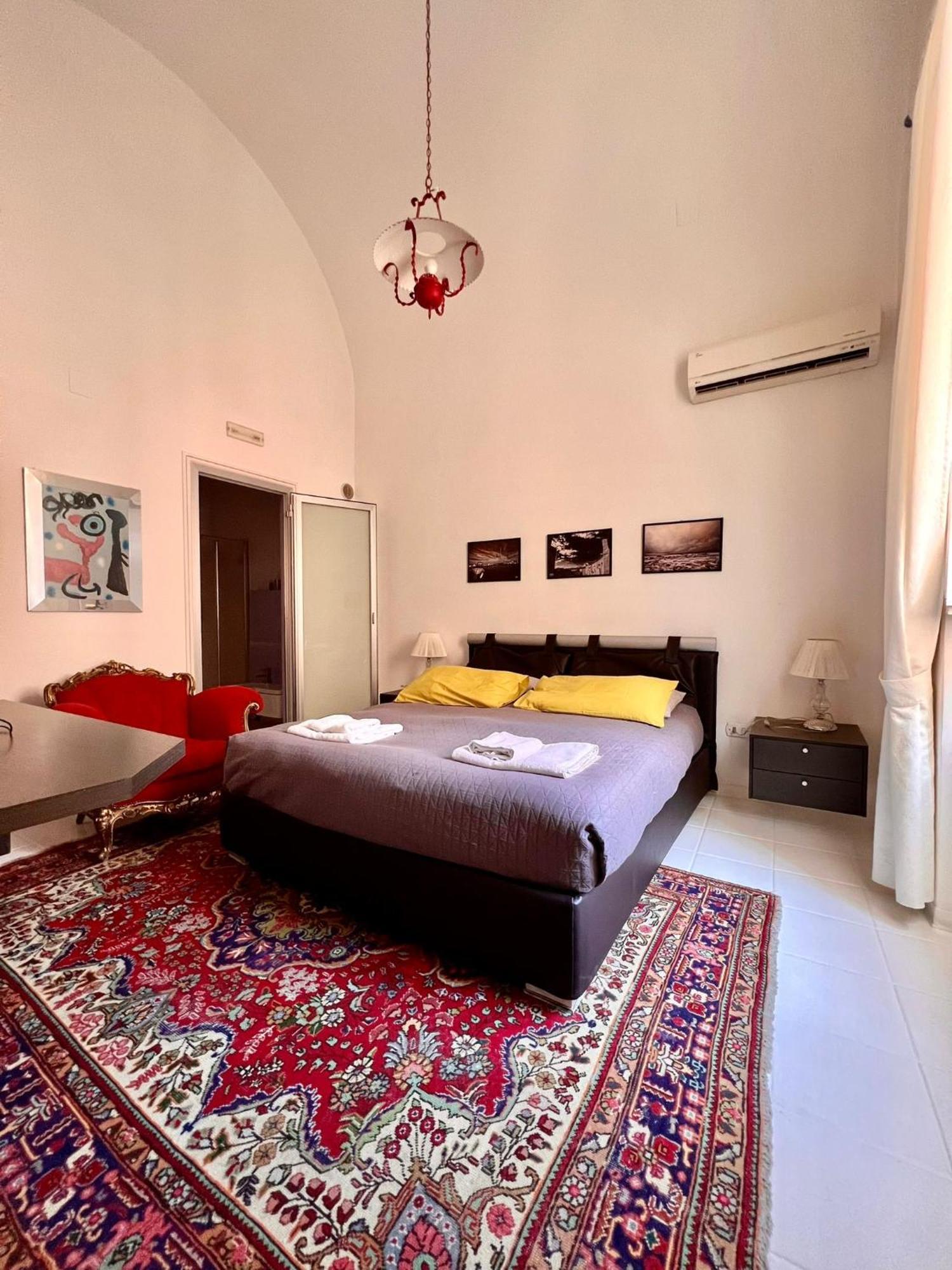 Saint Patrick Guest House Barletta Bagian luar foto